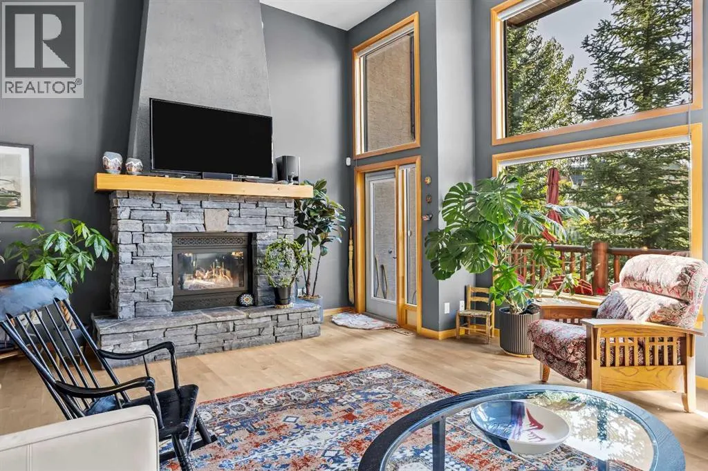 27, 137 Wapiti Close