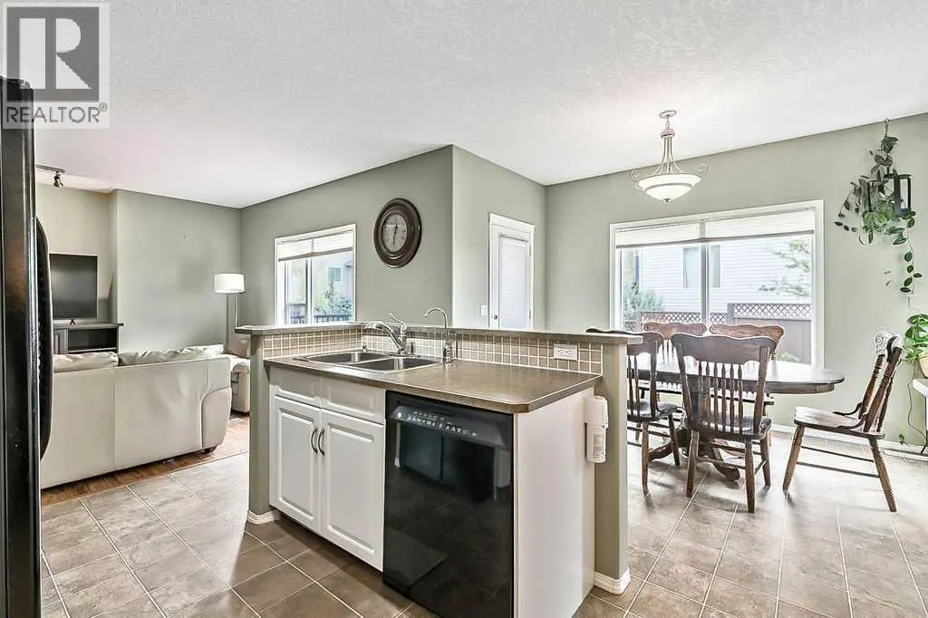 83 Crystalridge Close