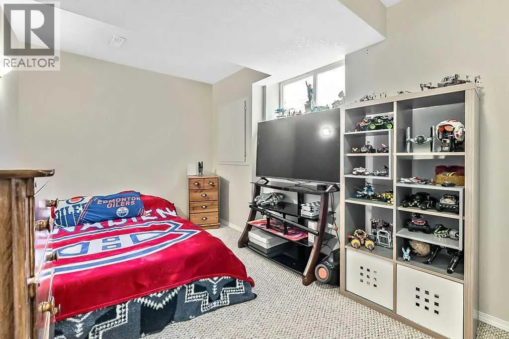 83 Crystalridge Close