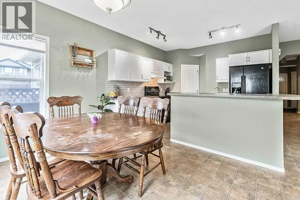 83 Crystalridge Close