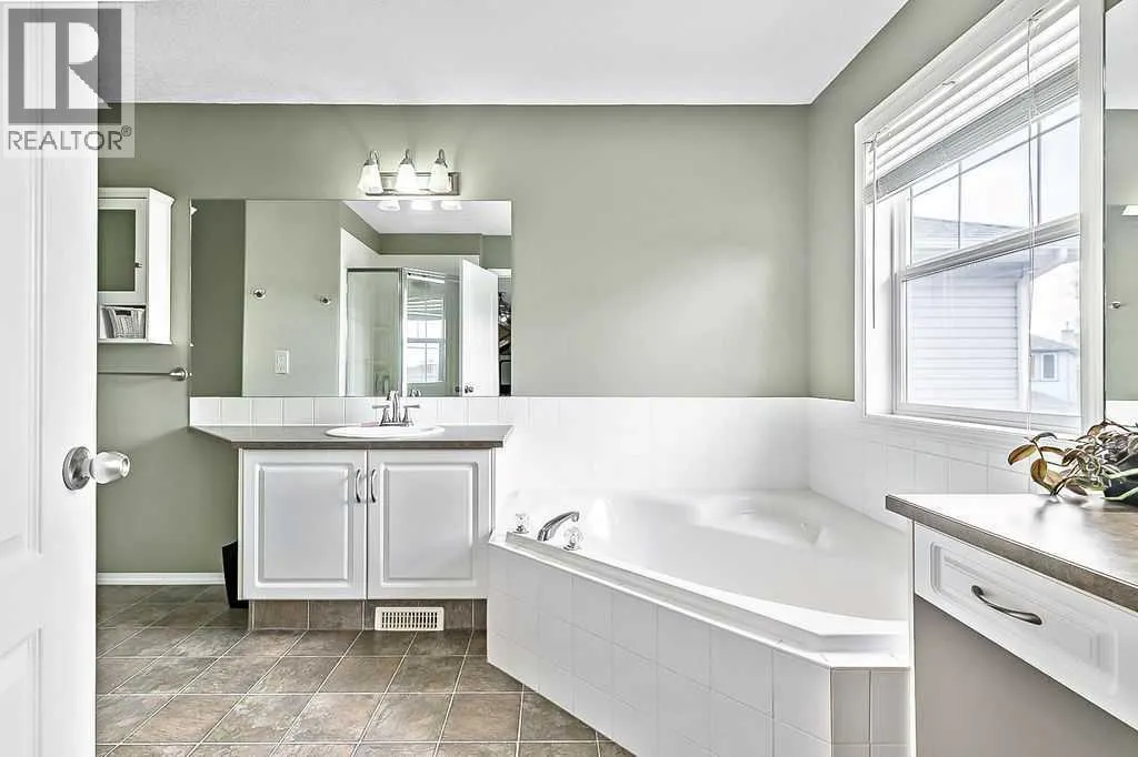 83 Crystalridge Close