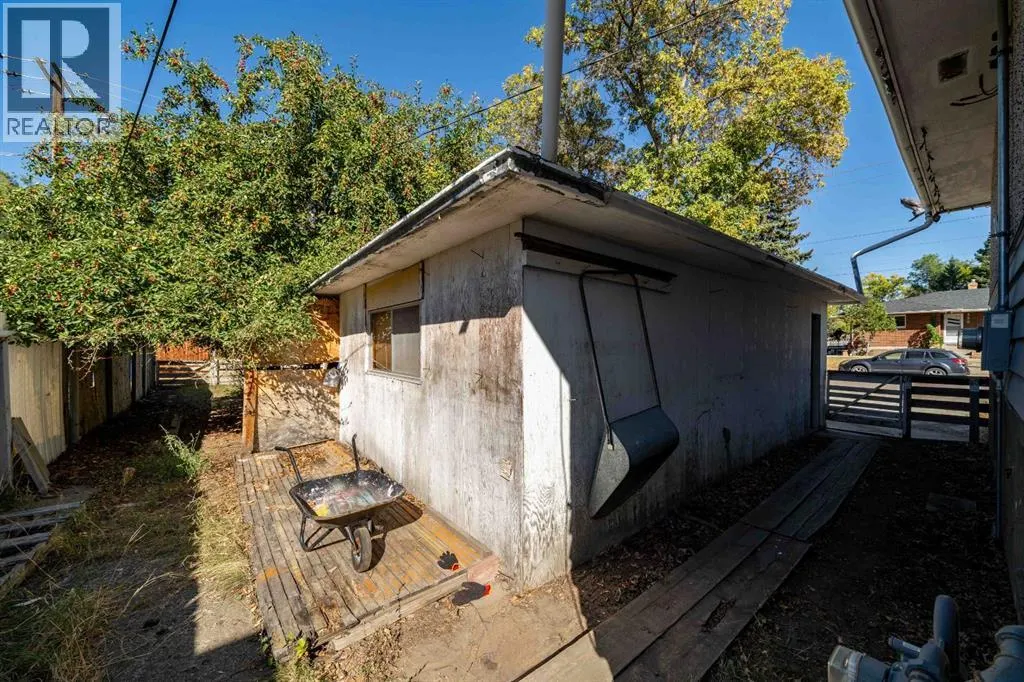 440 4 Avenue SW