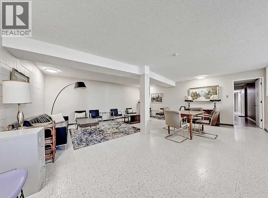 302, 332 Cedar Crescent SW
