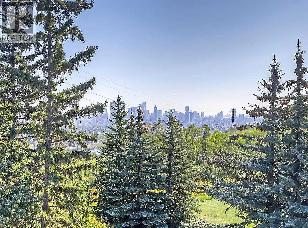 302, 332 Cedar Crescent SW