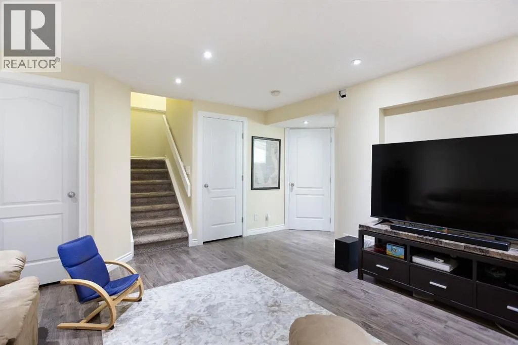 126 Elizabeth Way SE