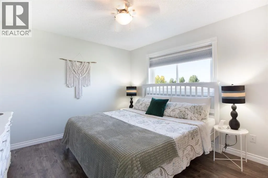 126 Elizabeth Way SE