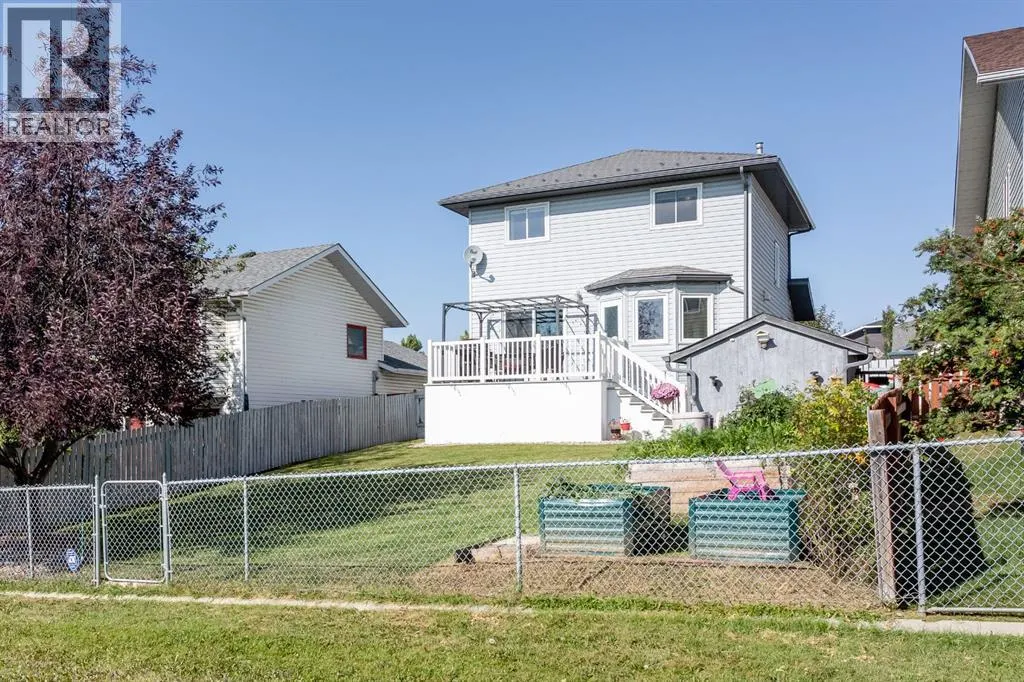 126 Elizabeth Way SE