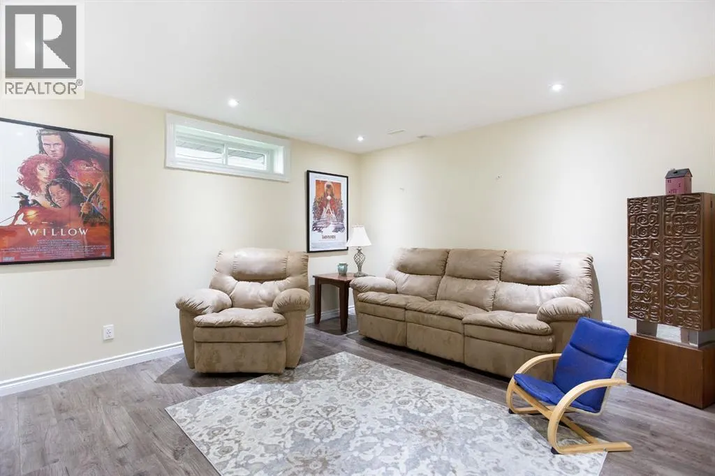 126 Elizabeth Way SE