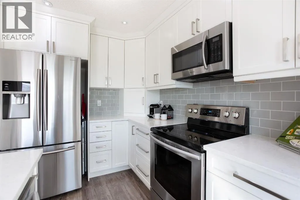 126 Elizabeth Way SE