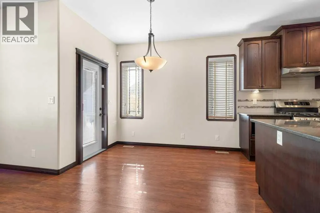 3 Vista Close