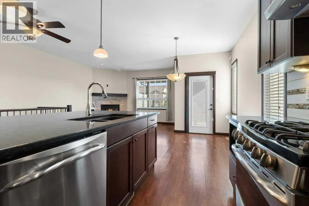 3 Vista Close