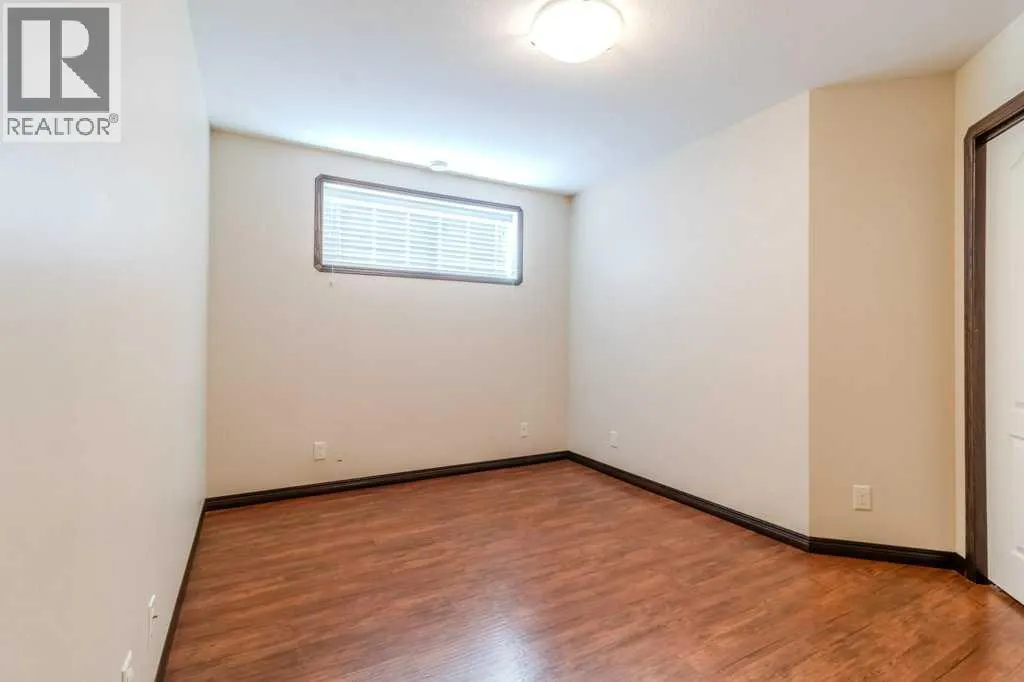 3 Vista Close