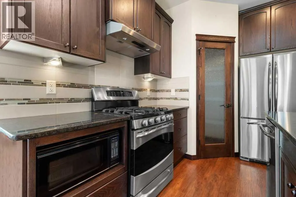 3 Vista Close