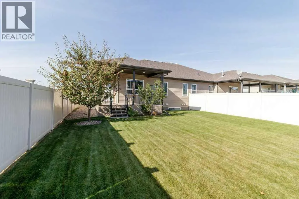 3 Vista Close