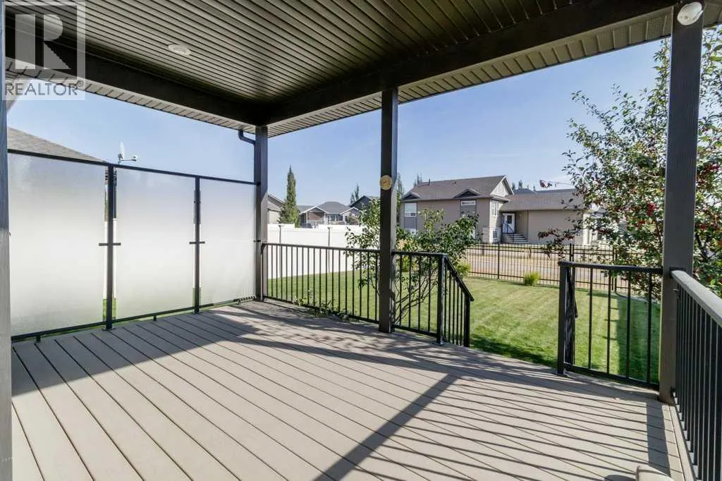 3 Vista Close