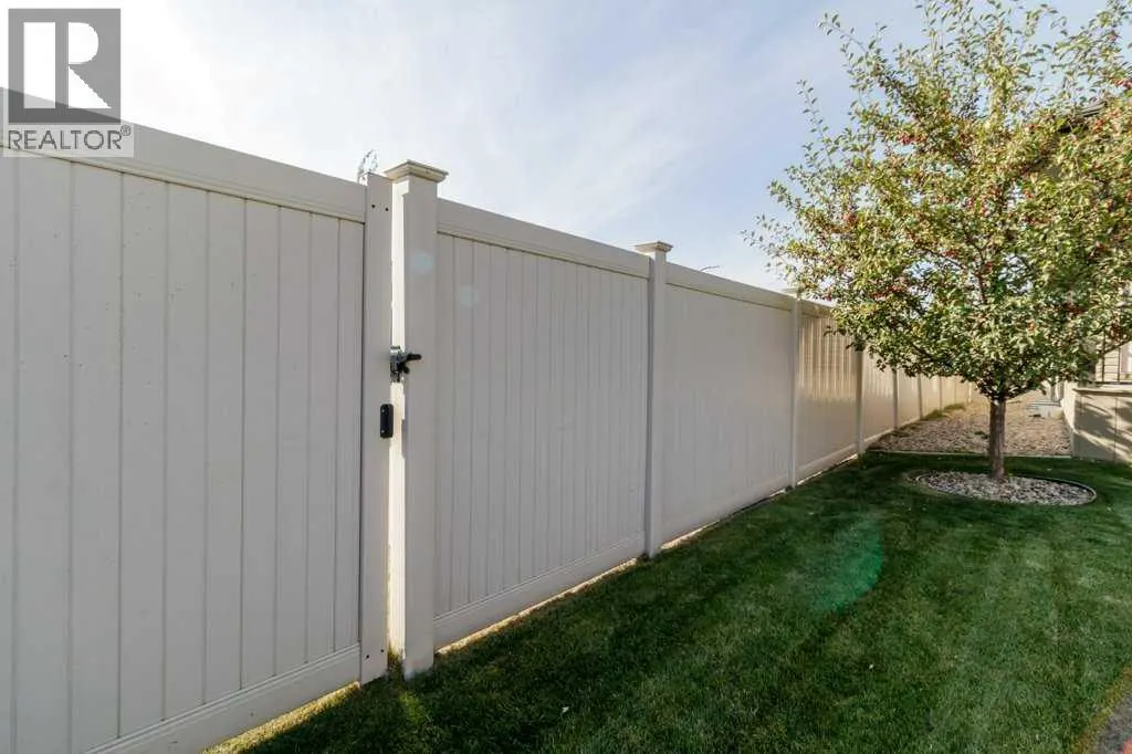 3 Vista Close
