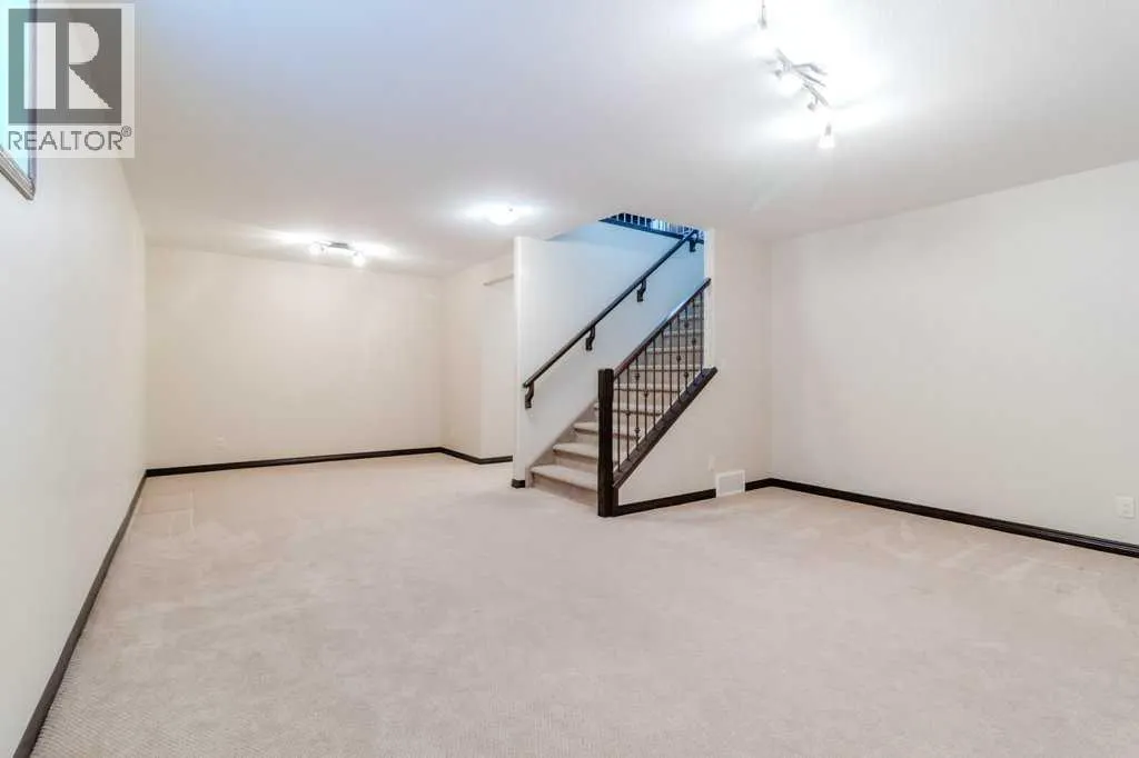 3 Vista Close