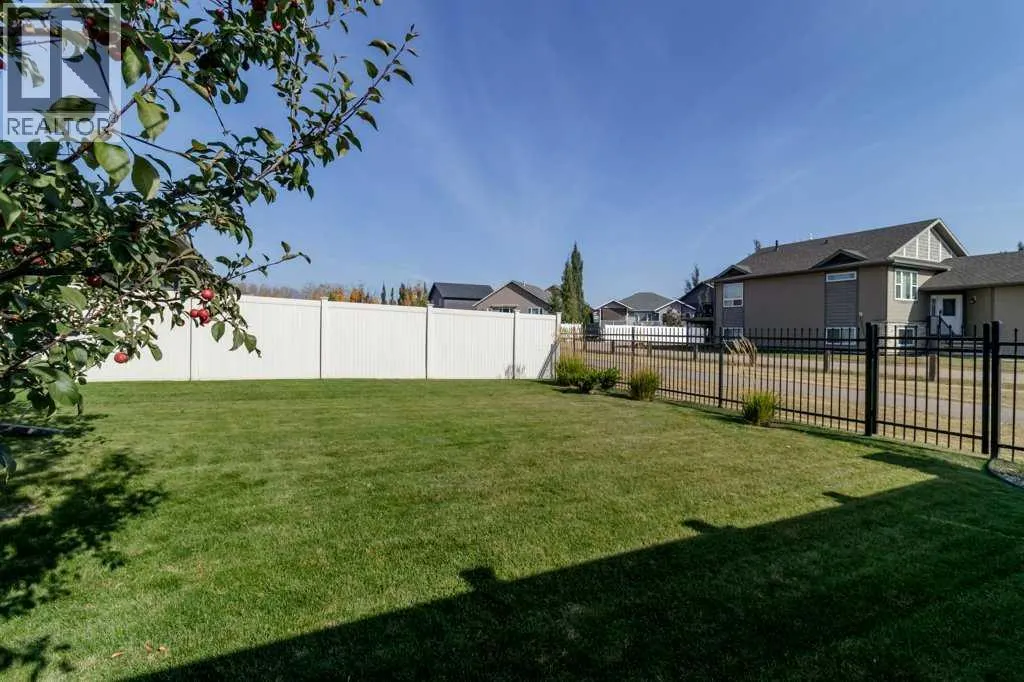 3 Vista Close