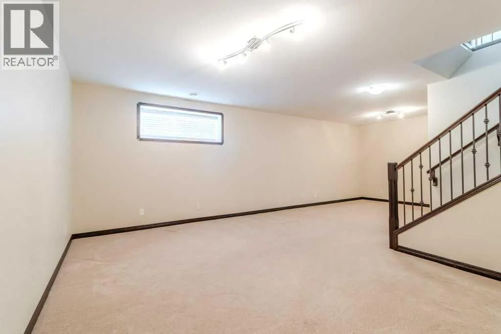 3 Vista Close