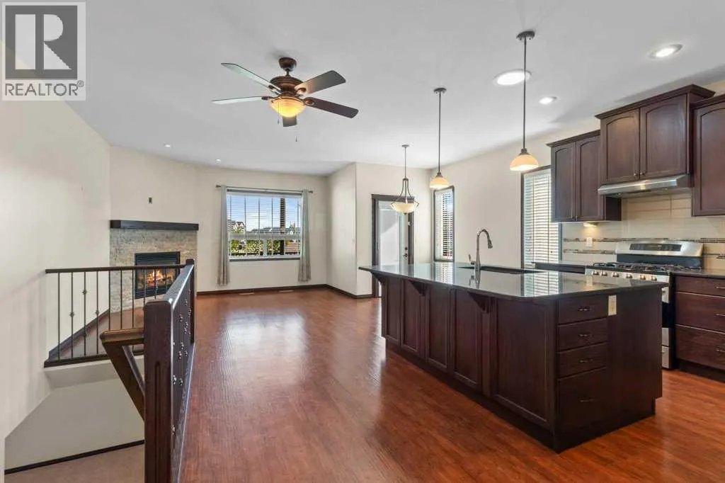 3 Vista Close