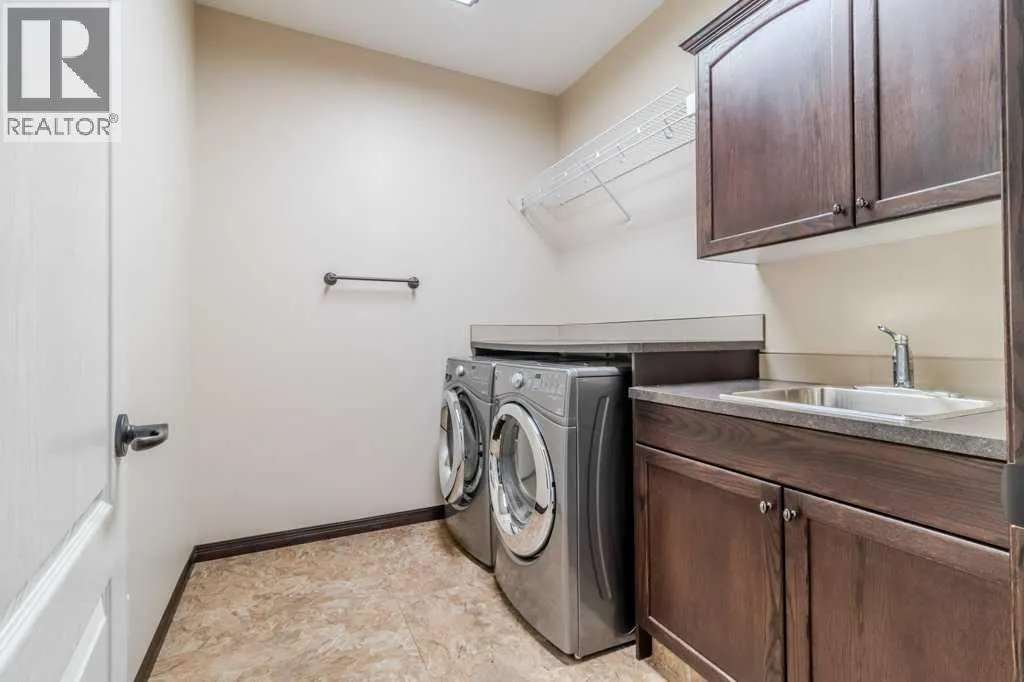 3 Vista Close