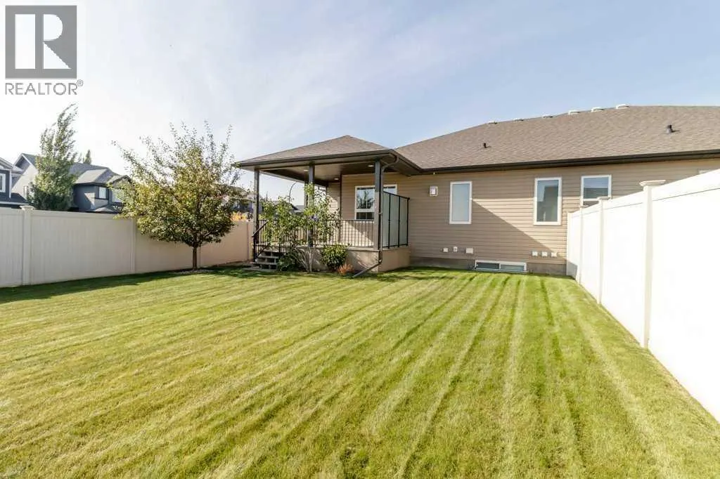 3 Vista Close