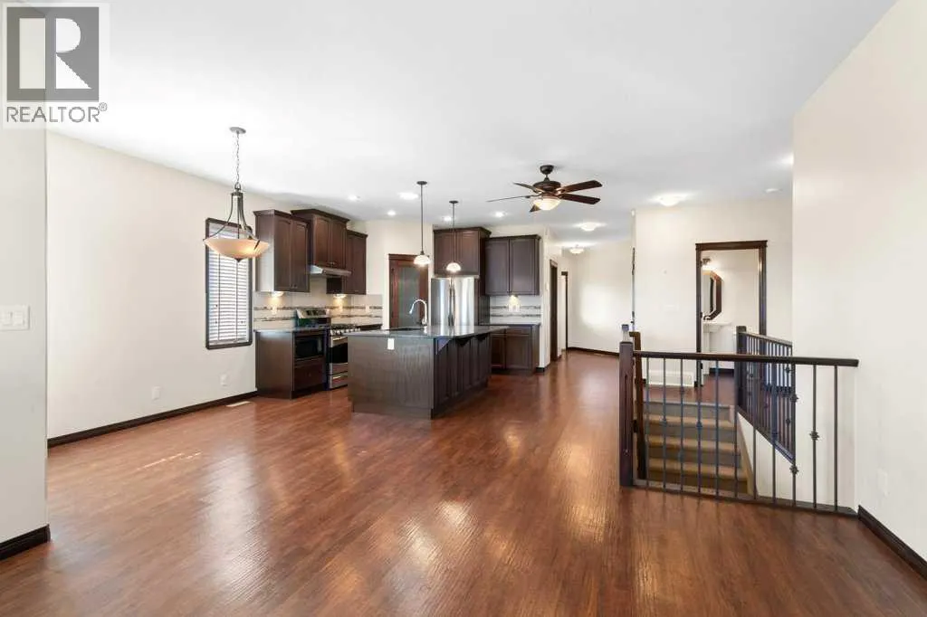 3 Vista Close