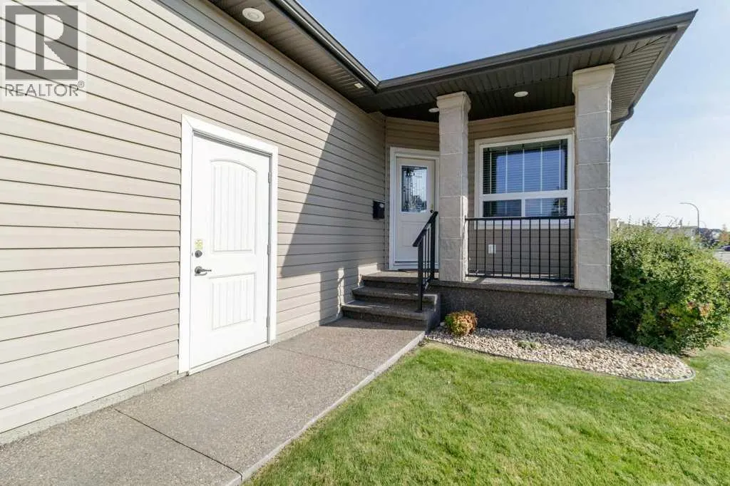 3 Vista Close