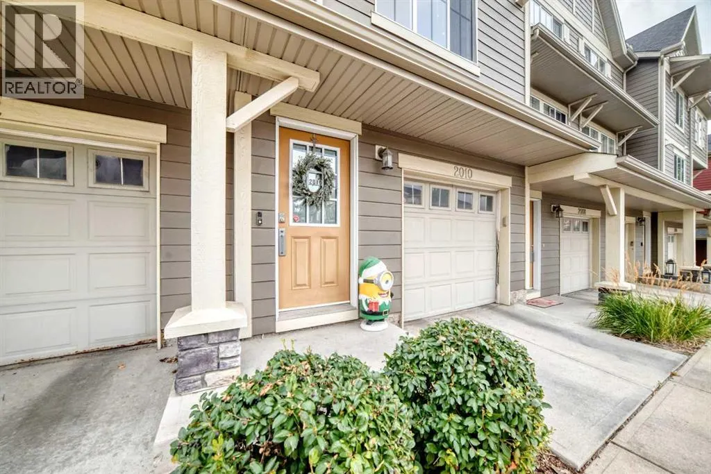 2010, 125 Panatella Way NW