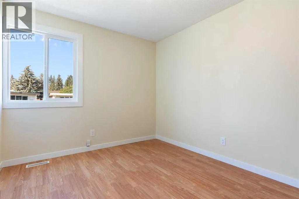 32, 80 Galbraith Drive SW