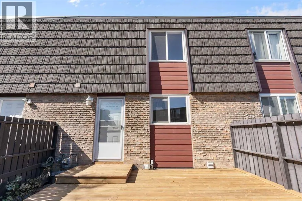 32, 80 Galbraith Drive SW