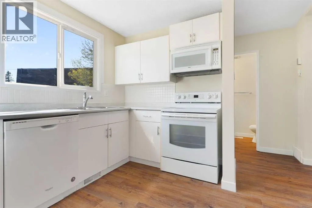 32, 80 Galbraith Drive SW