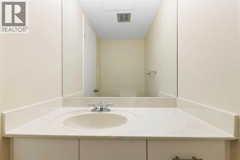 32, 80 Galbraith Drive SW