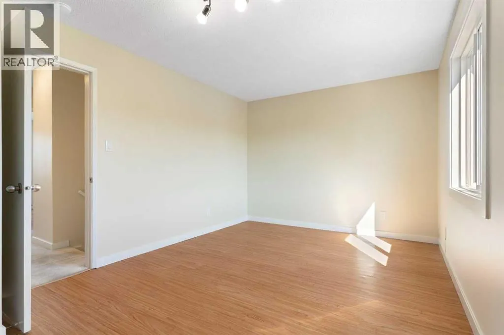 32, 80 Galbraith Drive SW