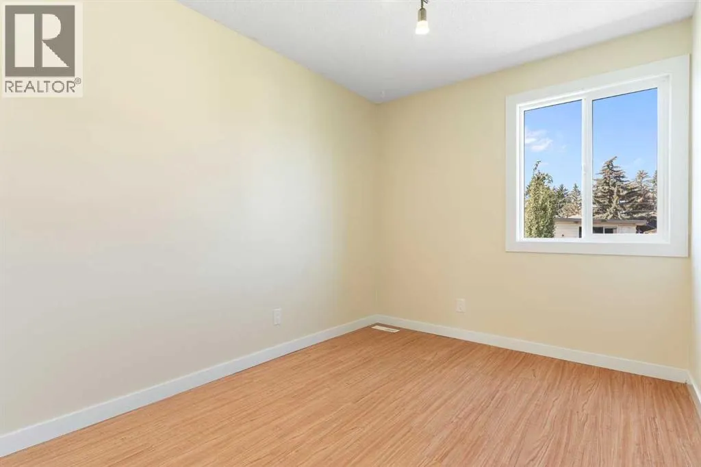 32, 80 Galbraith Drive SW