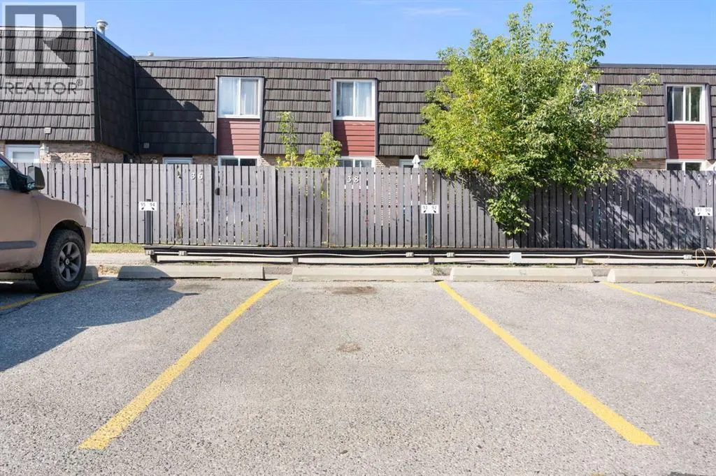 32, 80 Galbraith Drive SW