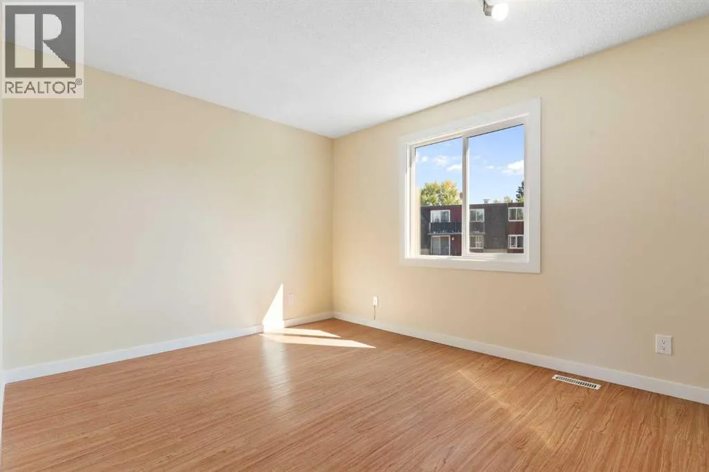 32, 80 Galbraith Drive SW