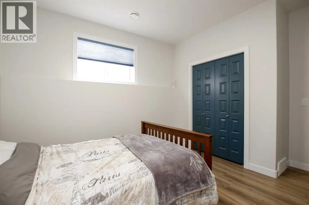 7 Thayer Close