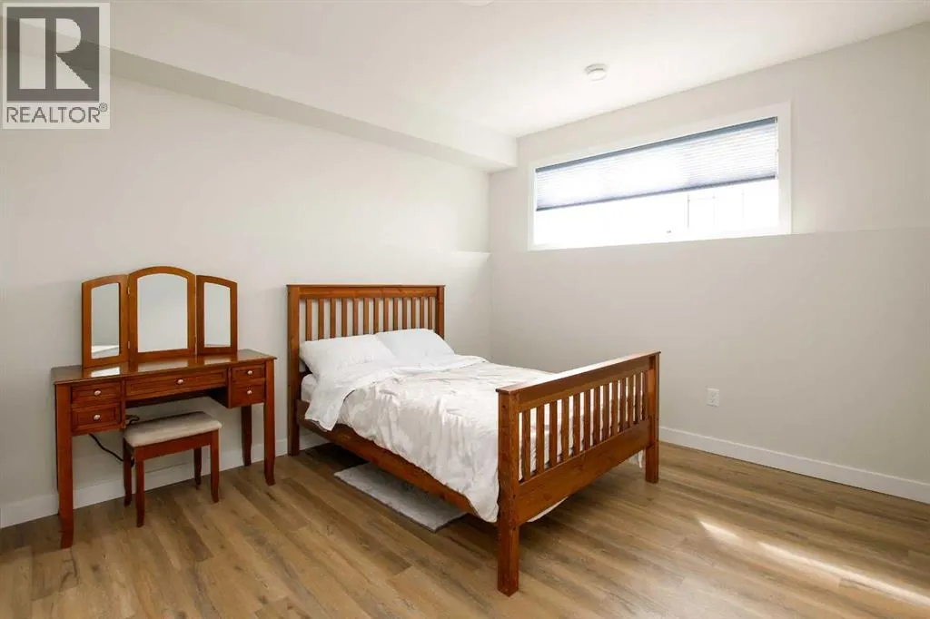 7 Thayer Close