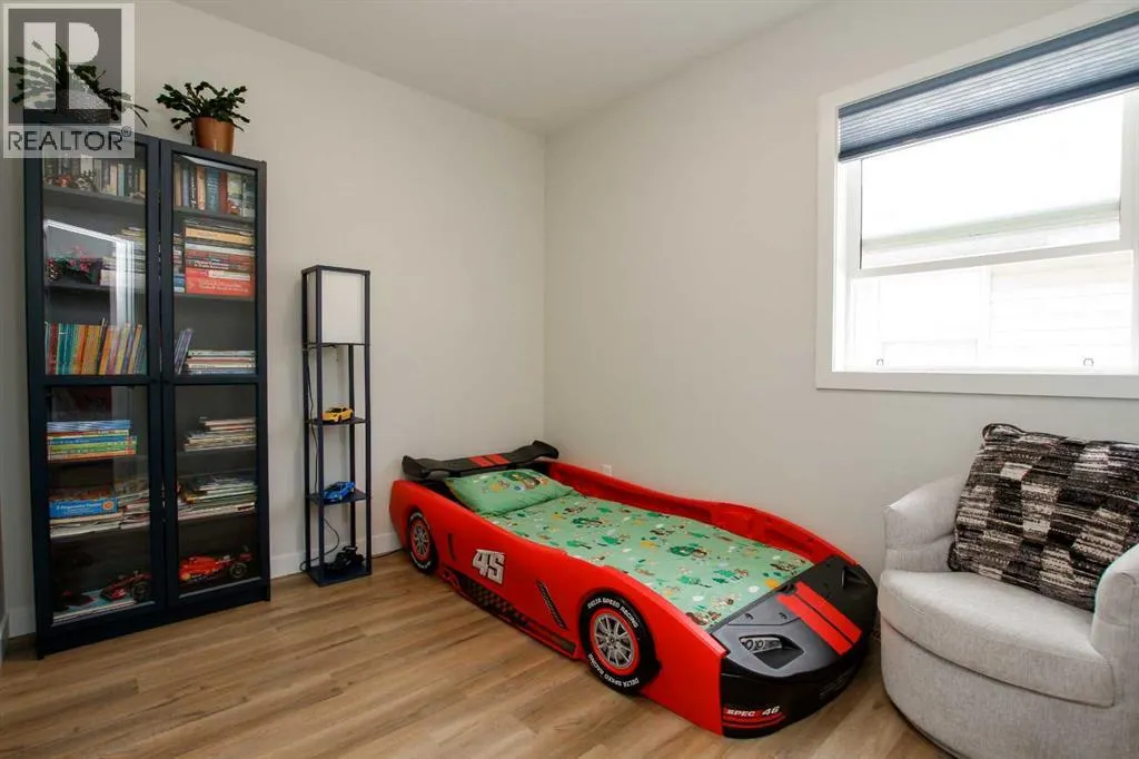 7 Thayer Close