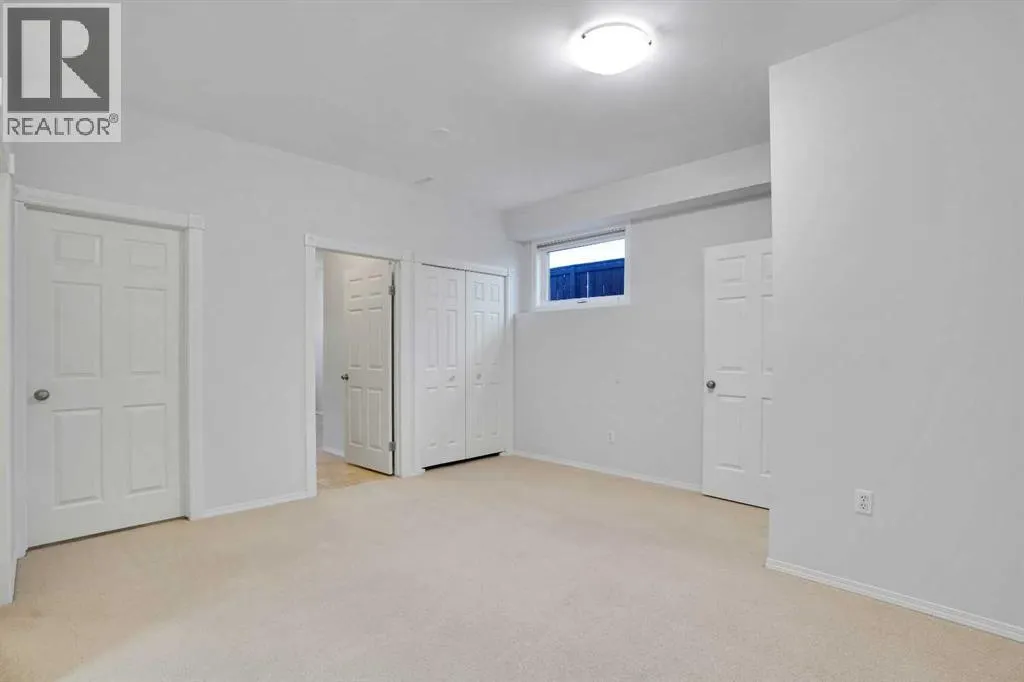 307 Arbour Grove Close NW