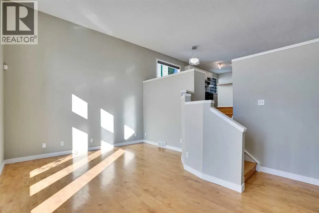 307 Arbour Grove Close NW