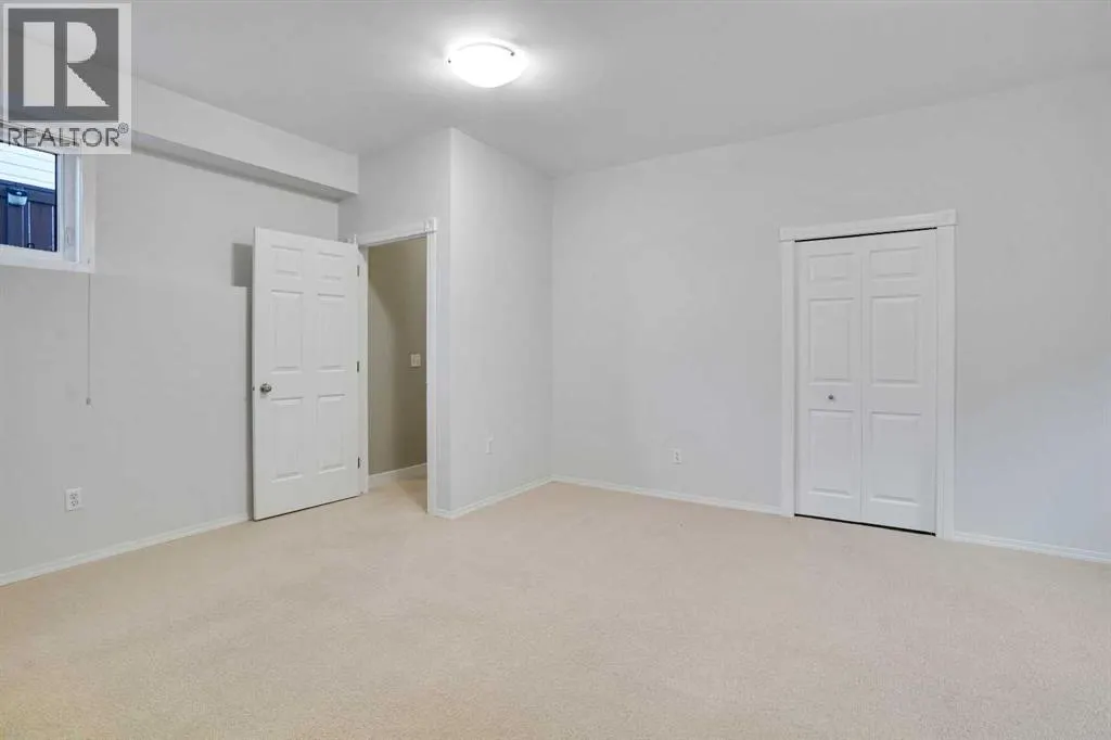 307 Arbour Grove Close NW