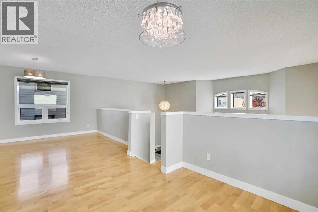 307 Arbour Grove Close NW