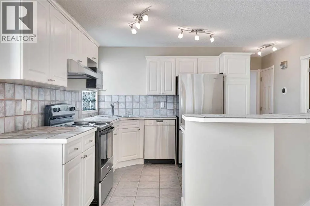 307 Arbour Grove Close NW