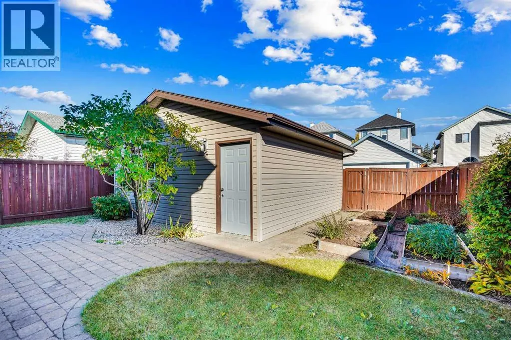 307 Arbour Grove Close NW