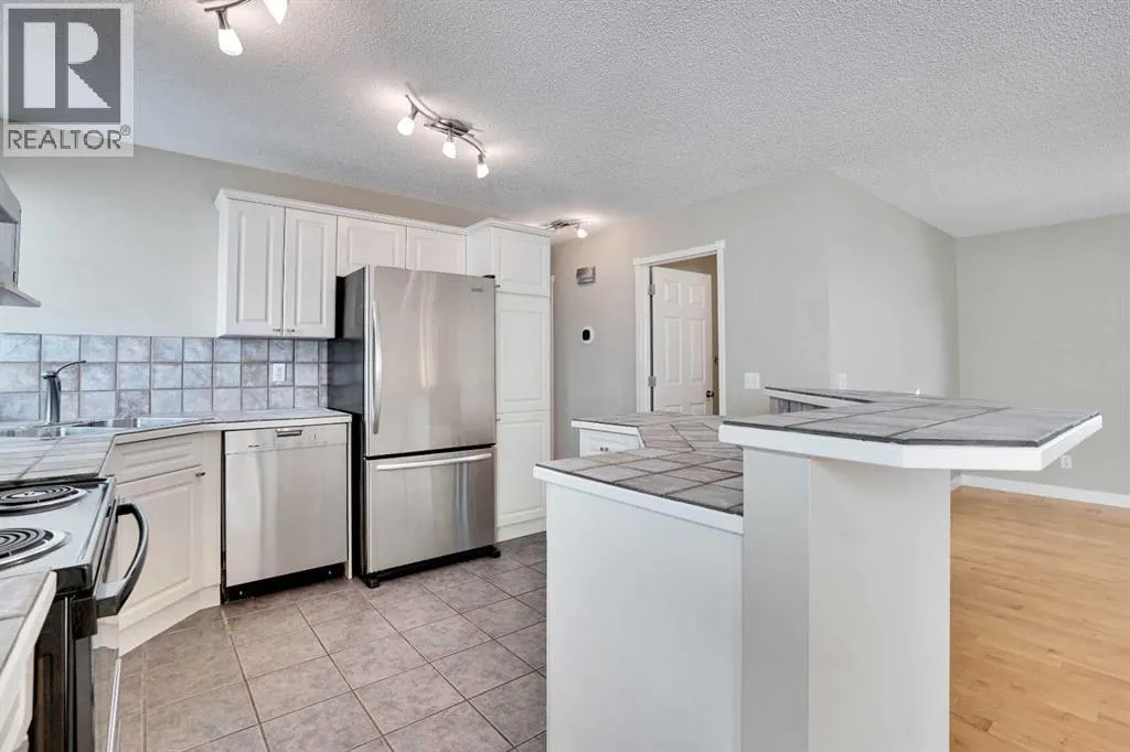 307 Arbour Grove Close NW