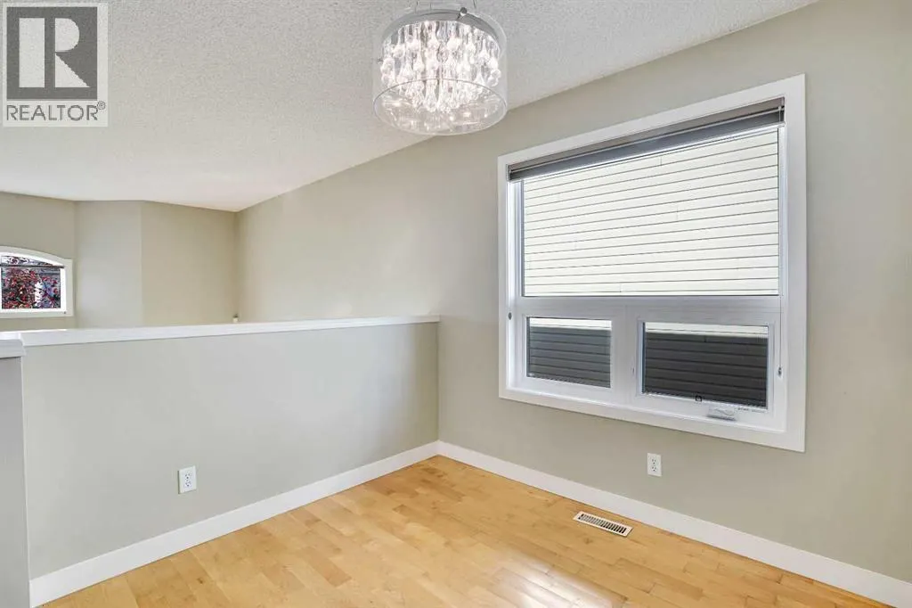 307 Arbour Grove Close NW