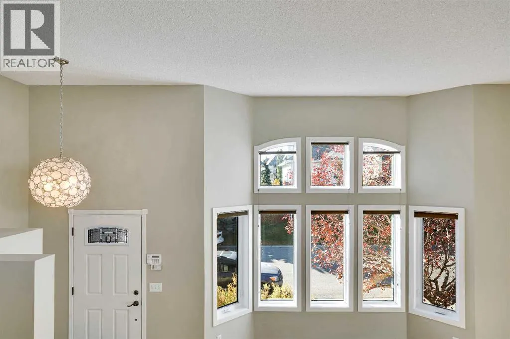 307 Arbour Grove Close NW