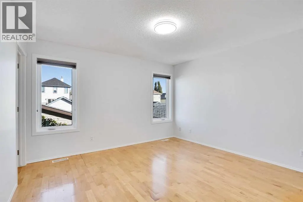 307 Arbour Grove Close NW